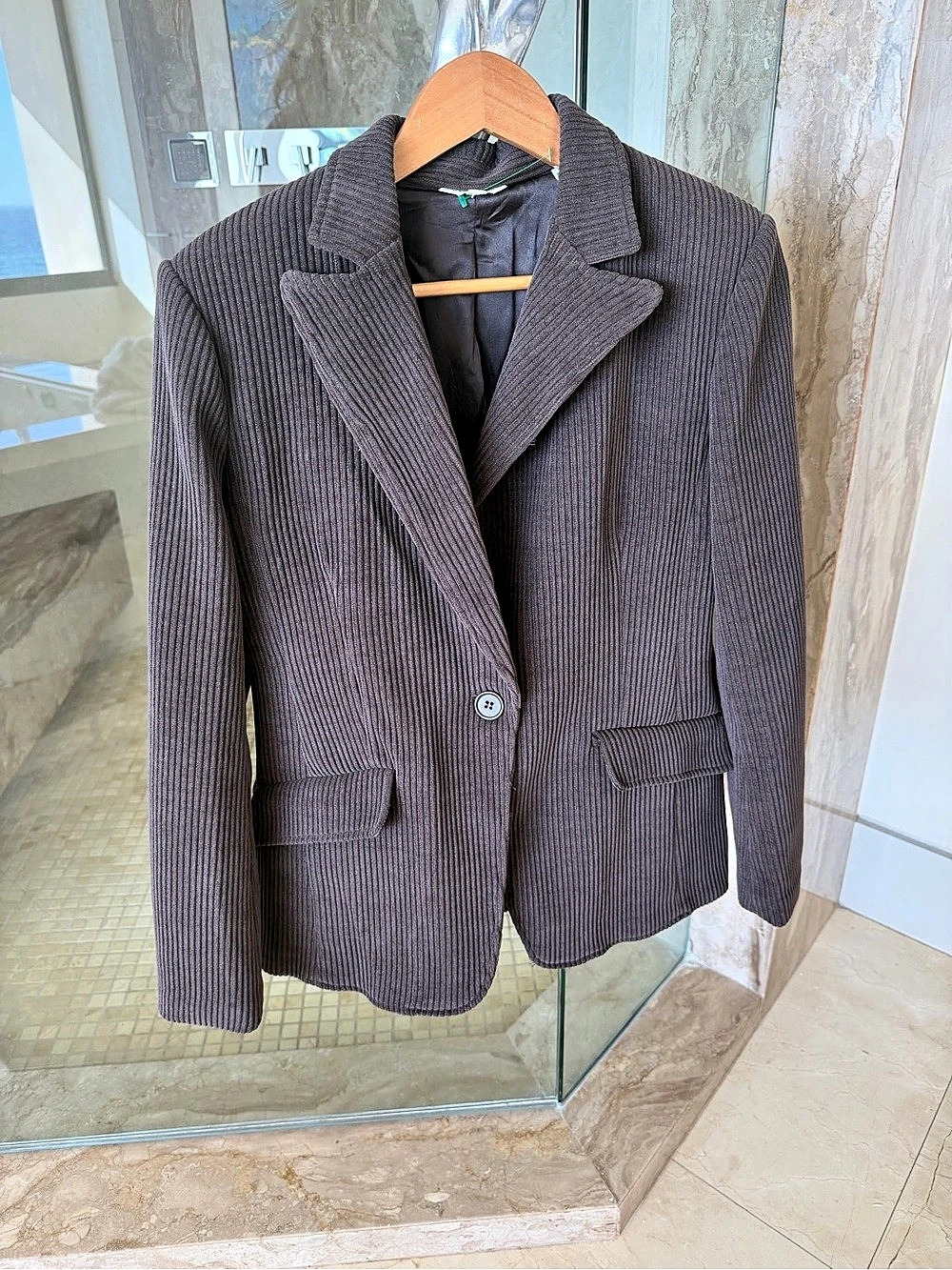 Stunning Max Studio Corduroy Blazer in Brown Size Small Like New